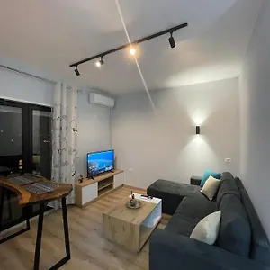 https://mr-goldi.albaniahotels.org